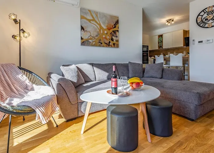 Jelena Apt. Pula