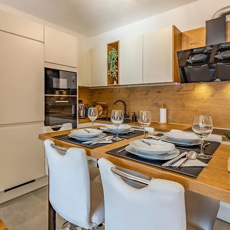 Jelena Apt. 公寓 *